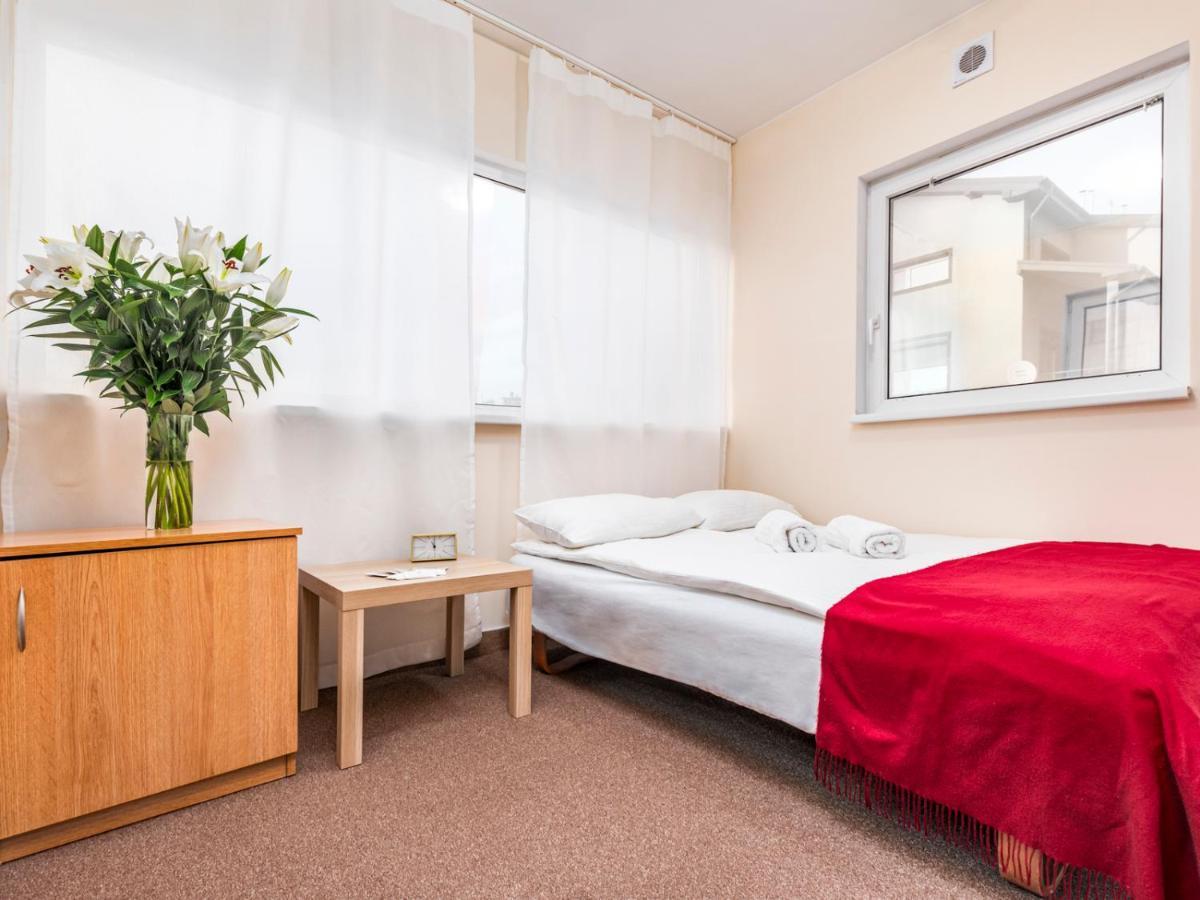 Luxhostel24 Варшава Экстерьер фото