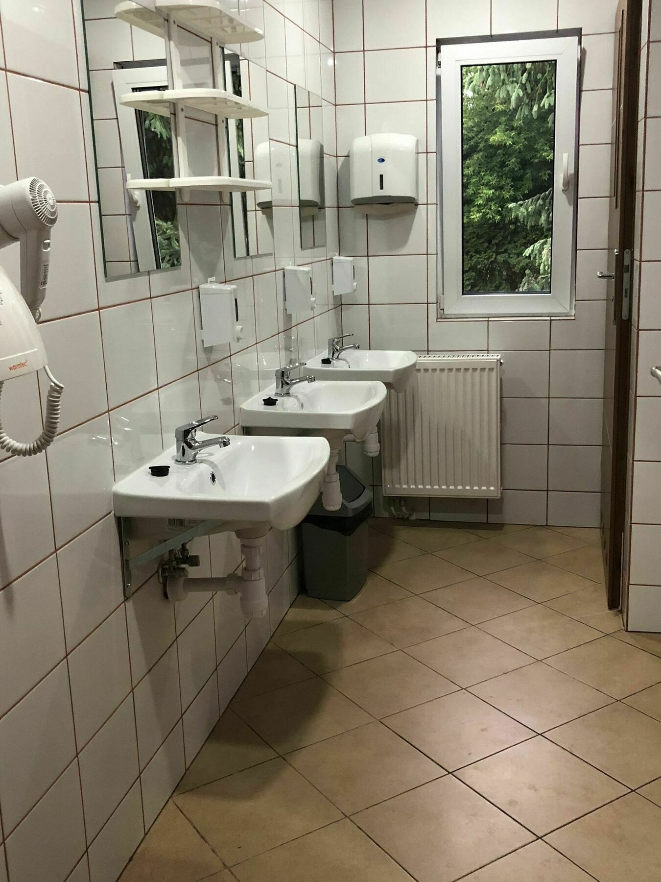 Luxhostel24 Варшава Экстерьер фото