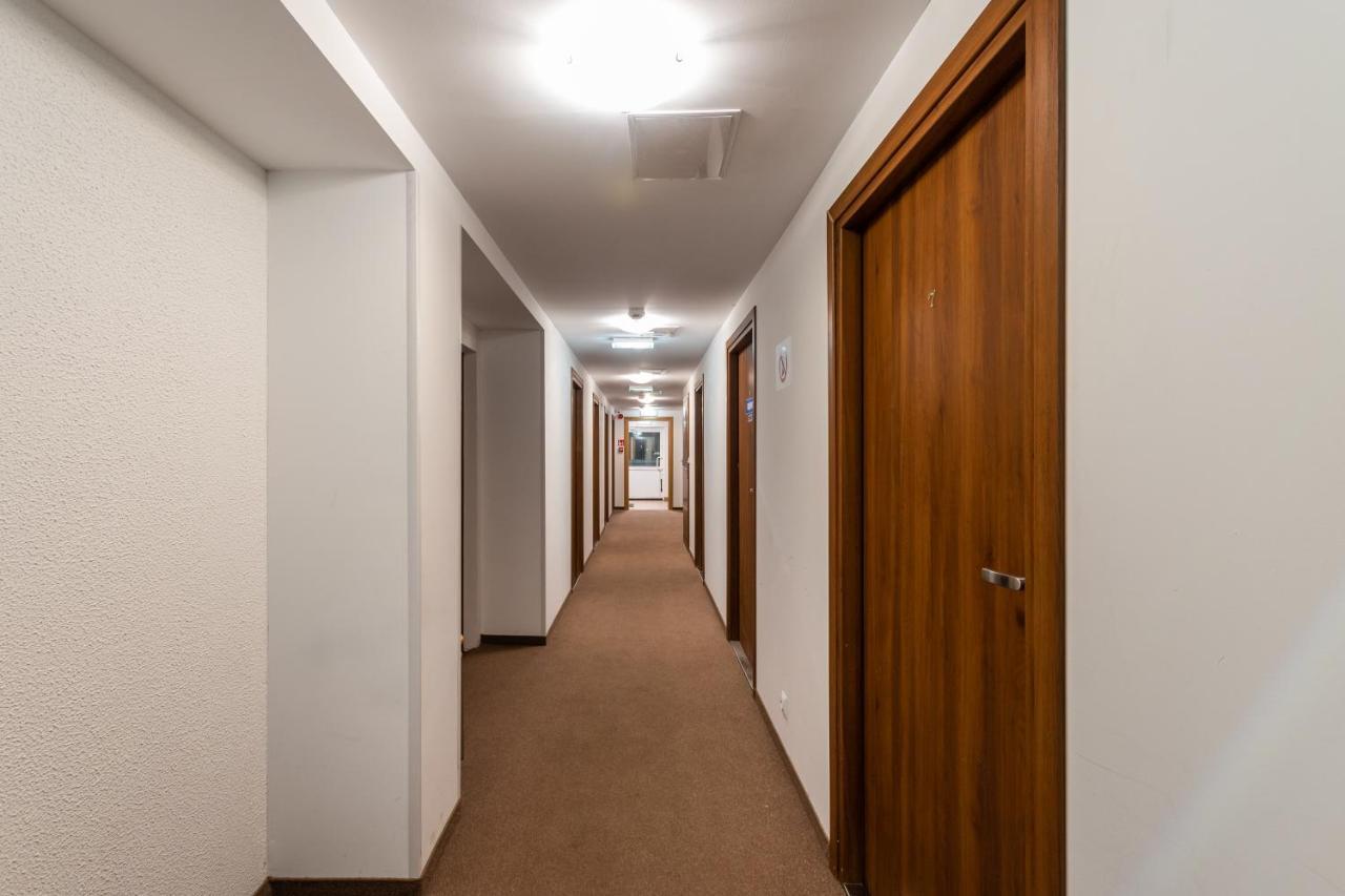 Luxhostel24 Варшава Экстерьер фото